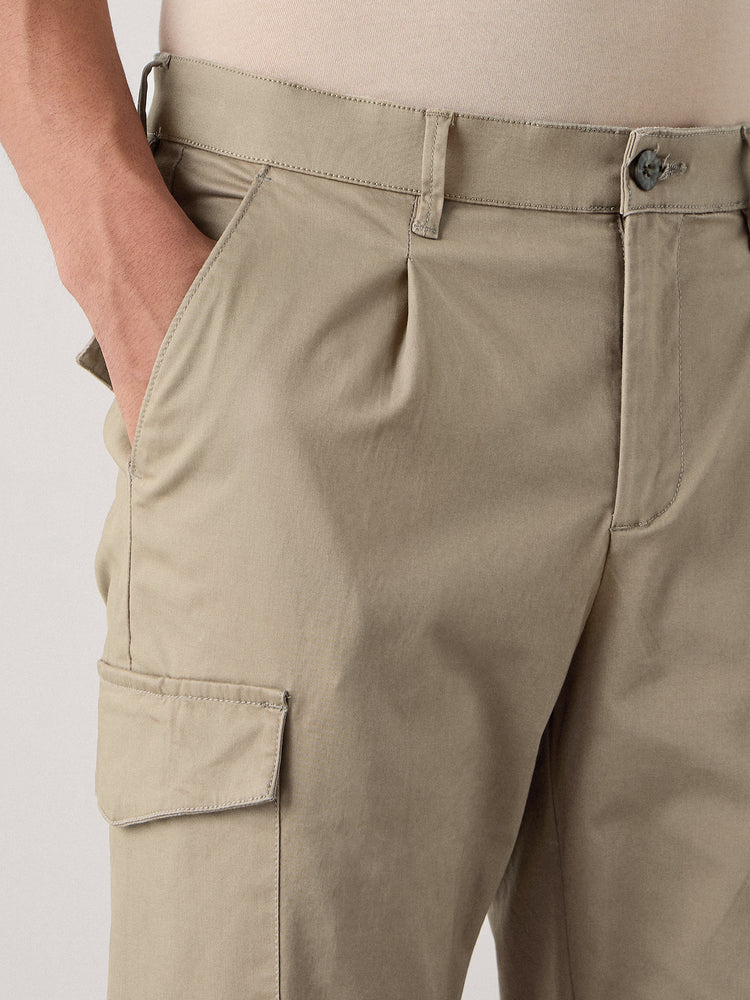 Relaxed Fit Pleated Cargo Trouser