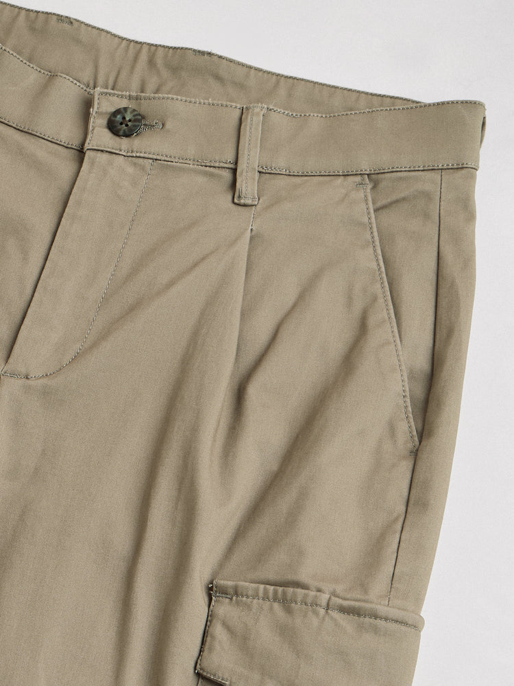 Relaxed Fit Pleated Cargo Trouser